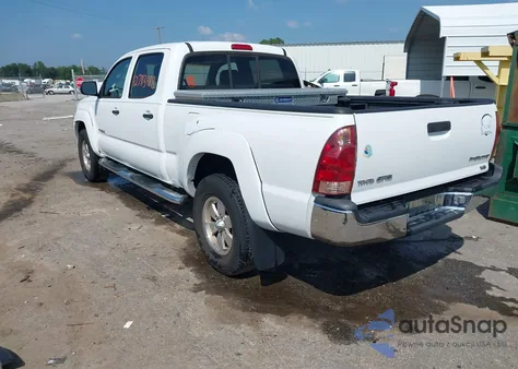 2005 Toyota Tacoma Prerunner V6 z USA, uszkodzony, nr VIN 3TMKU72N05M001264